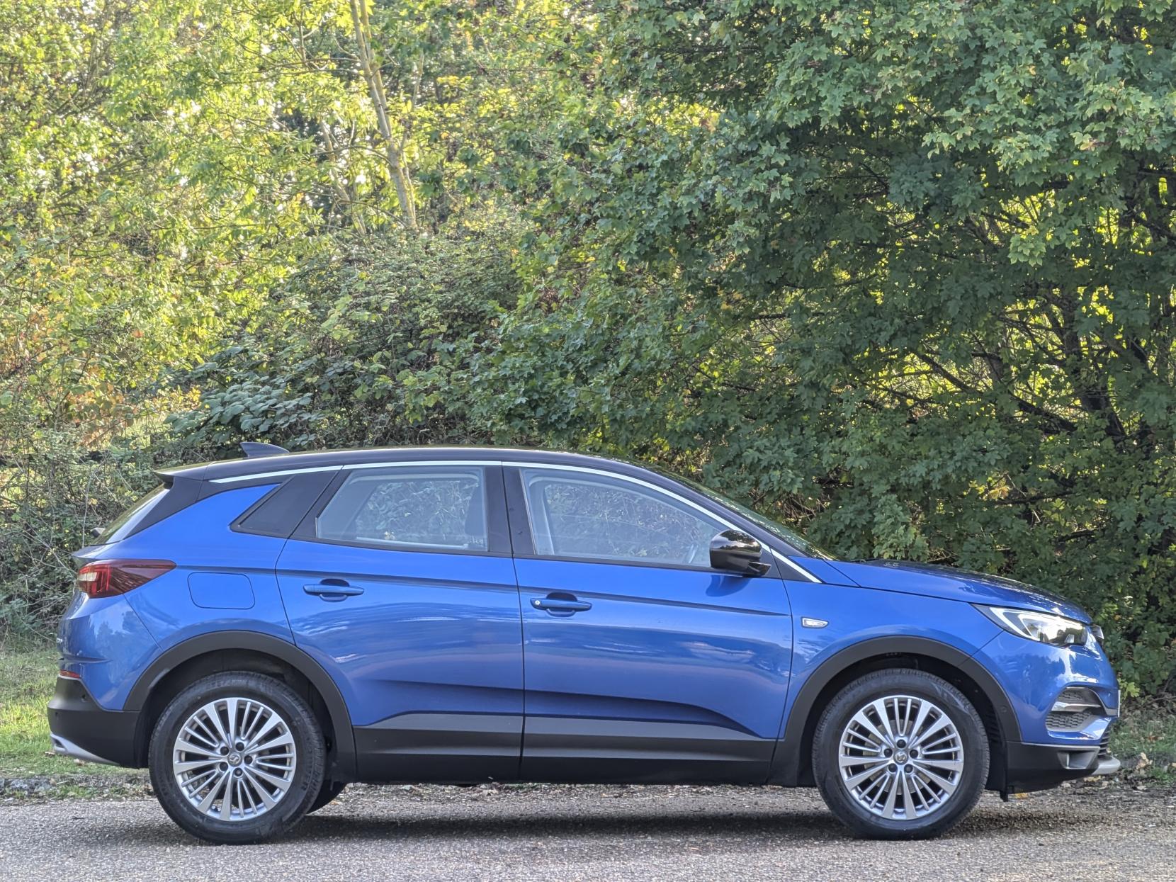 Vauxhall Grandland X 1.5 Turbo D BlueInjection Sport Nav SUV 5dr Diesel Auto Euro 6 (s/s) (130 ps)