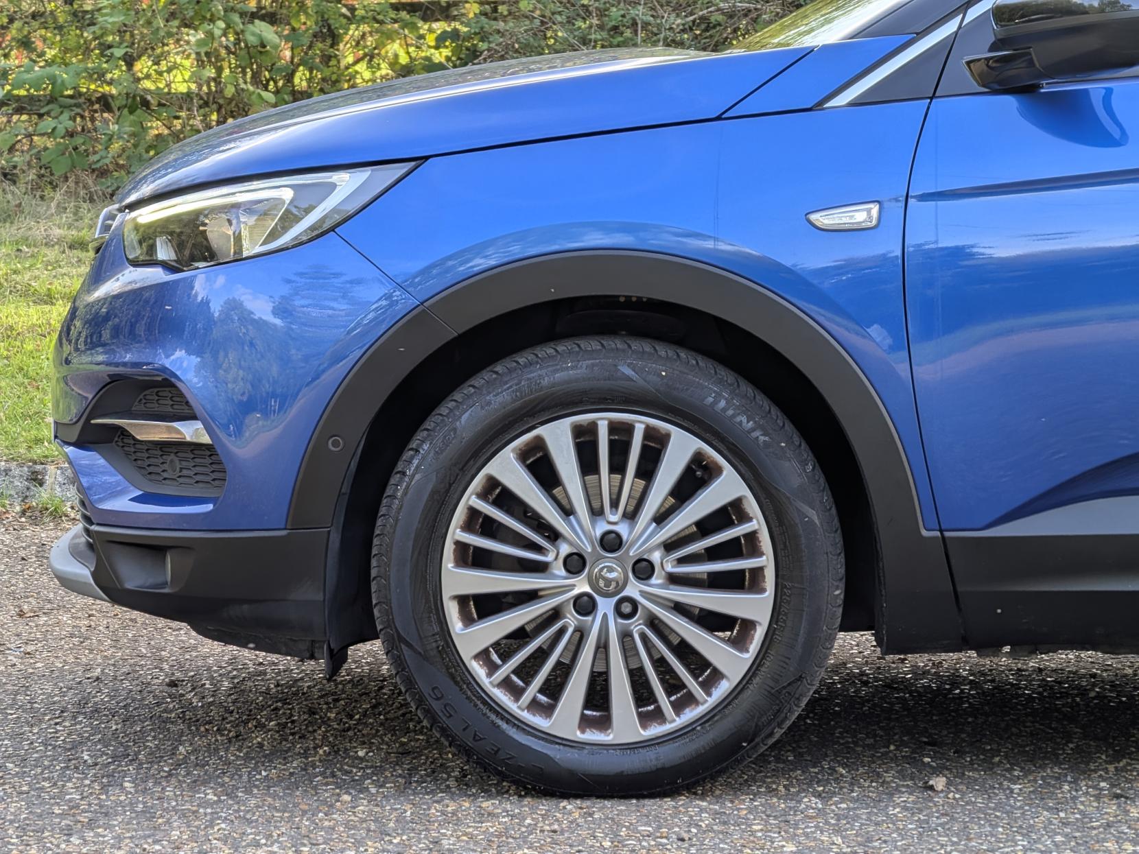 Vauxhall Grandland X 1.5 Turbo D BlueInjection Sport Nav SUV 5dr Diesel Auto Euro 6 (s/s) (130 ps)