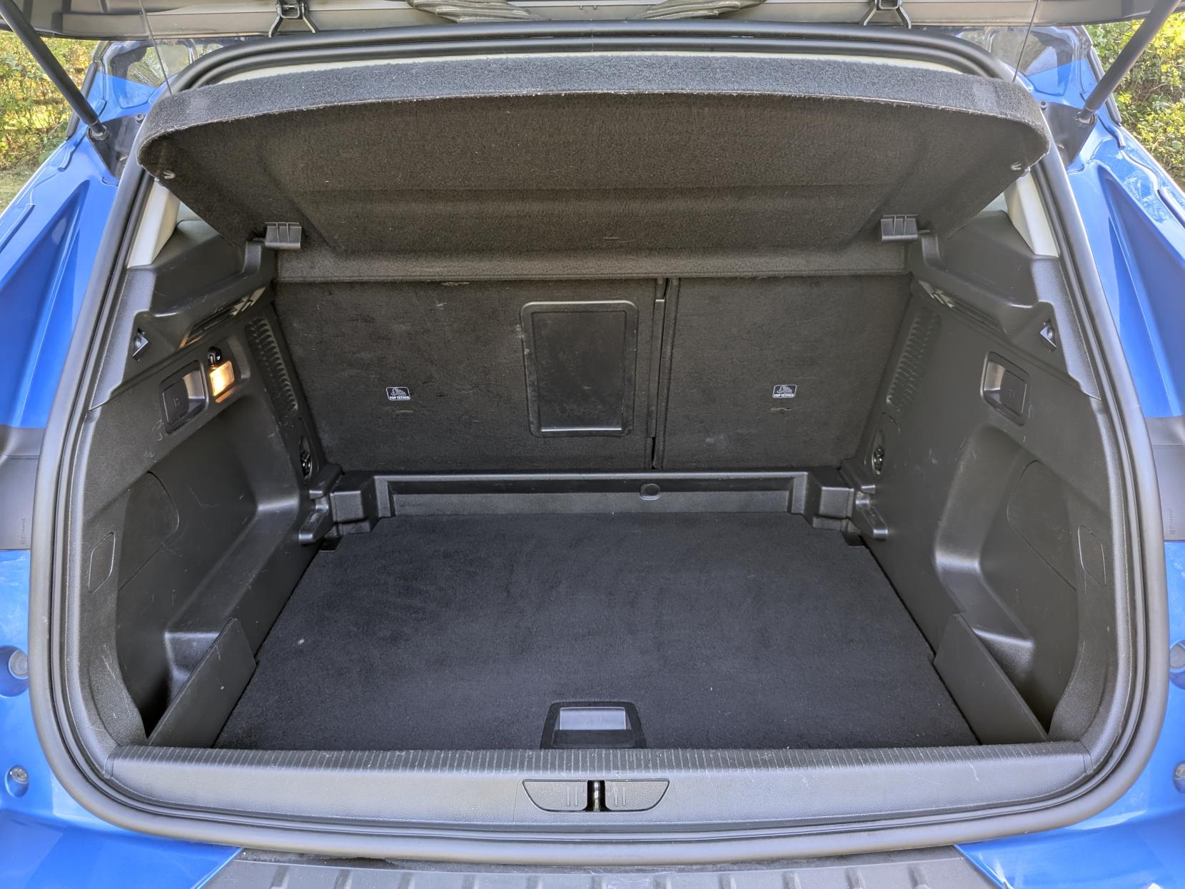 Vauxhall Grandland X 1.5 Turbo D BlueInjection Sport Nav SUV 5dr Diesel Auto Euro 6 (s/s) (130 ps)