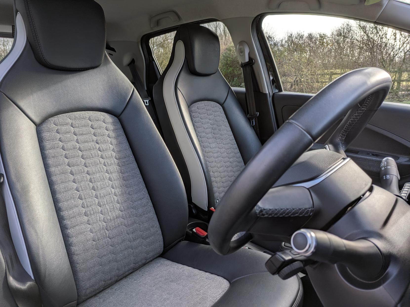 Renault Zoe R135 52kWh GT Line Hatchback 5dr Electric Auto (i, Rapid Charge) (134 bhp)