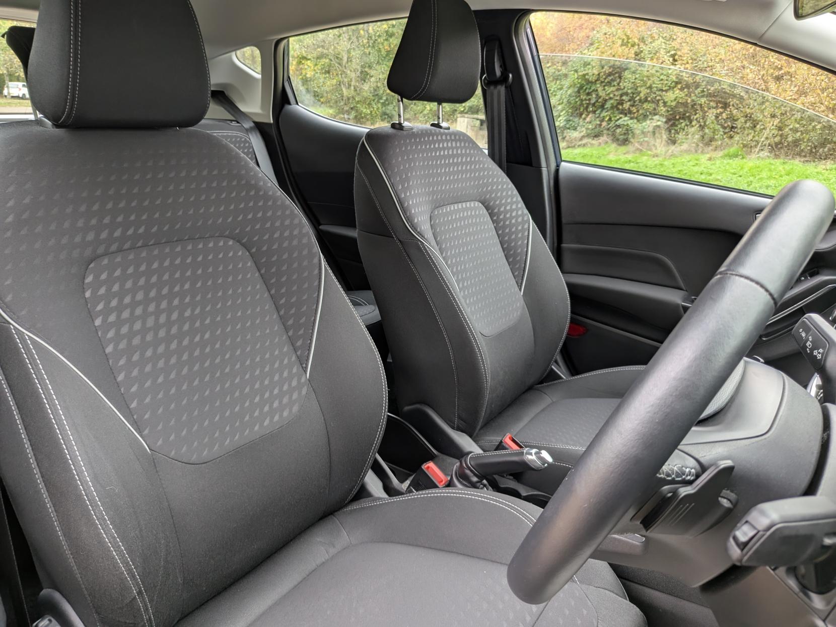 Ford Fiesta 1.0T EcoBoost GPF Zetec Hatchback 5dr Petrol Auto Euro 6 (s/s) (100 ps)