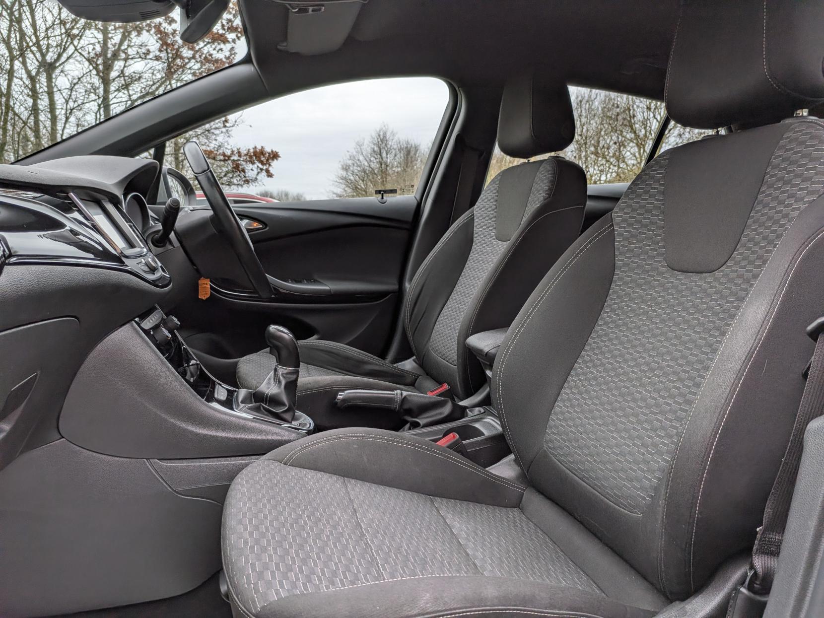 Vauxhall Astra 1.4i Turbo SRi Hatchback 5dr Petrol Manual Euro 6 (150 ps)