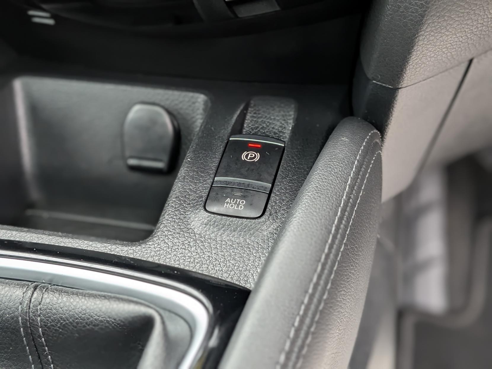 Nissan Qashqai 1.2 DIG-T N-Connecta SUV 5dr Petrol Manual Euro 6 (s/s) (115 ps)