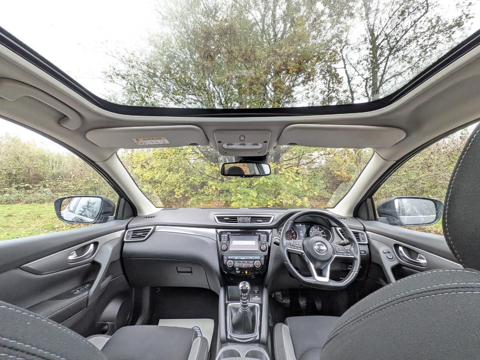 Nissan Qashqai 1.2 DIG-T N-Connecta SUV 5dr Petrol Manual Euro 6 (s/s) (115 ps)