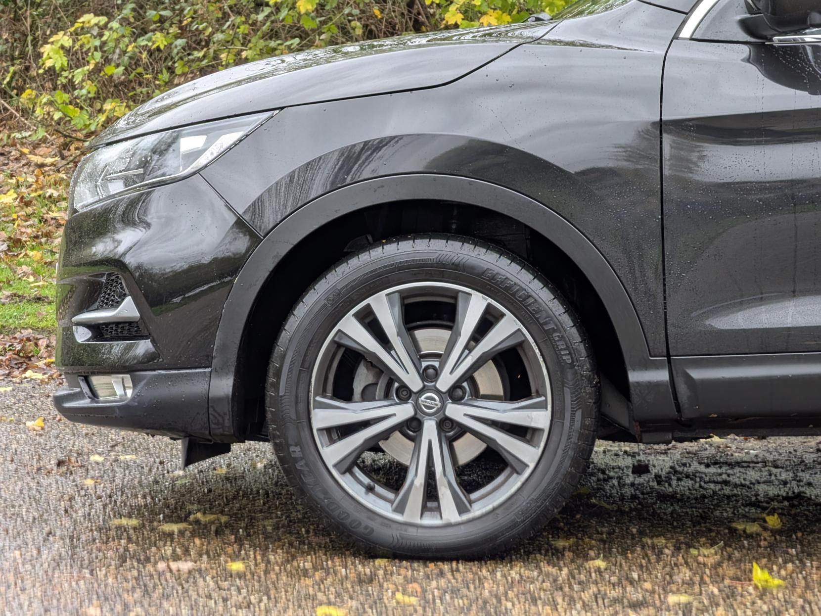 Nissan Qashqai 1.2 DIG-T N-Connecta SUV 5dr Petrol Manual Euro 6 (s/s) (115 ps)