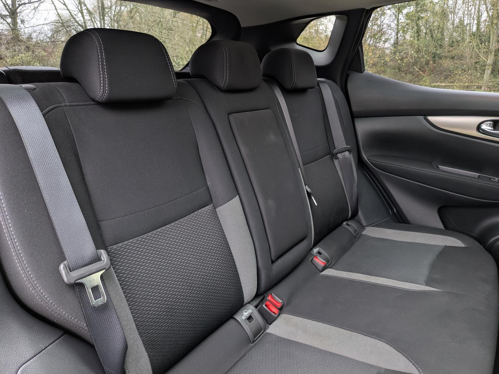 Nissan Qashqai 1.2 DIG-T N-Connecta SUV 5dr Petrol Manual Euro 6 (s/s) (115 ps)