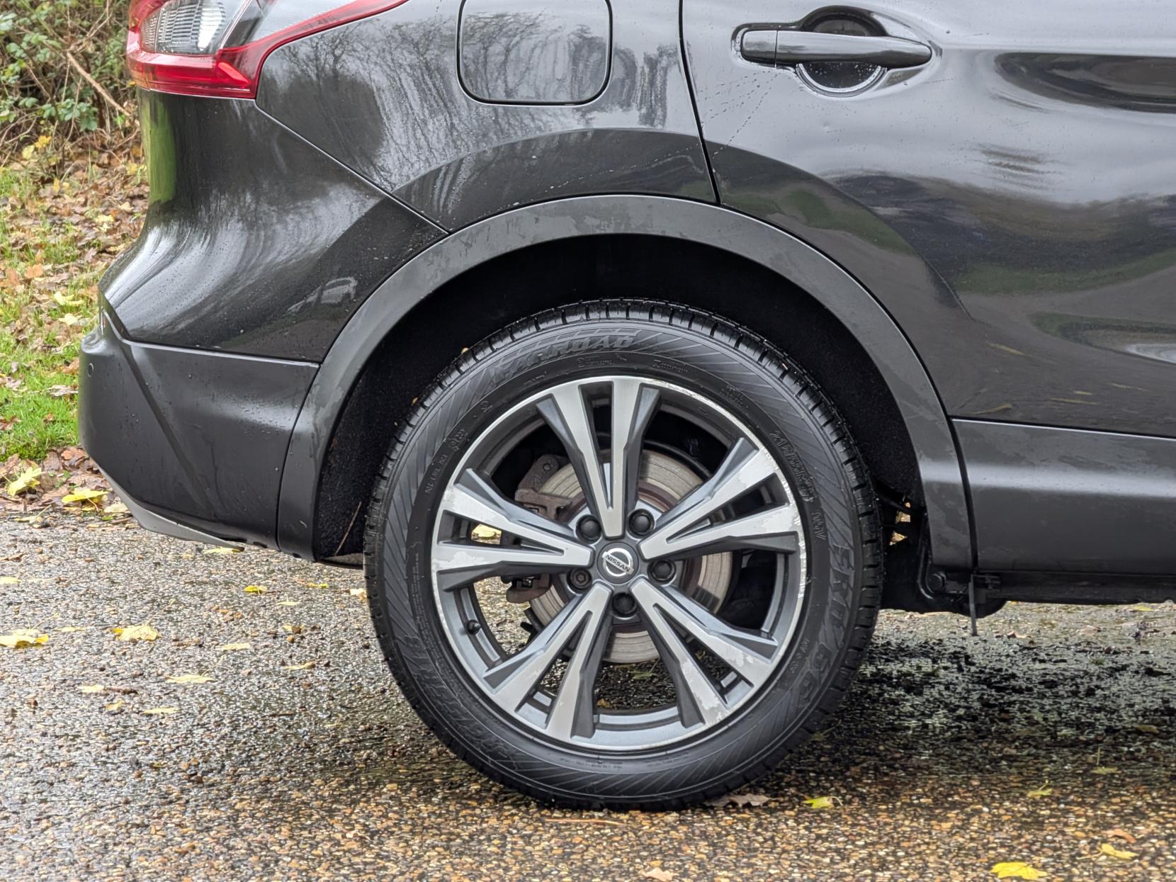 Nissan Qashqai 1.2 DIG-T N-Connecta SUV 5dr Petrol Manual Euro 6 (s/s) (115 ps)