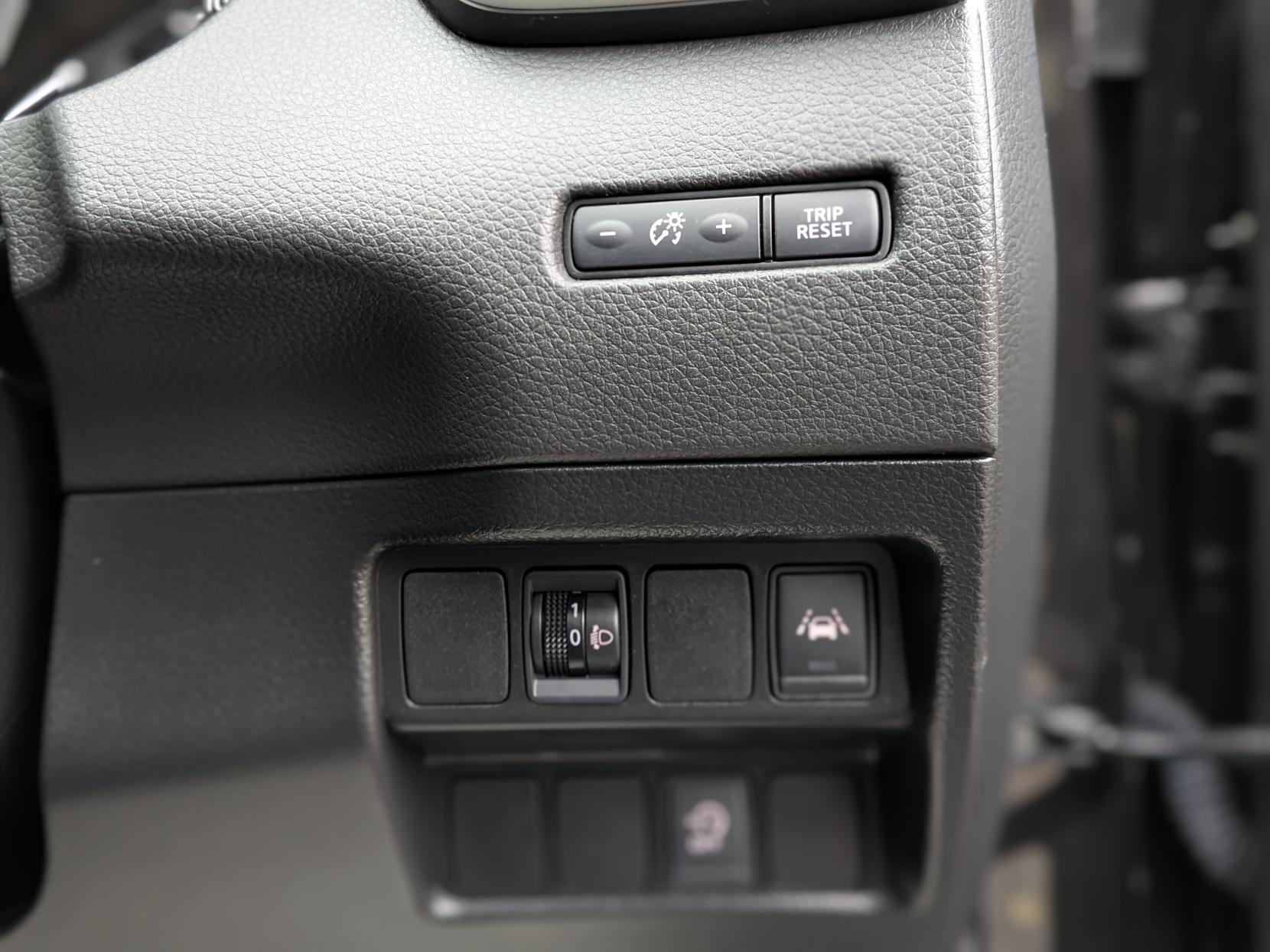 Nissan Qashqai 1.2 DIG-T N-Connecta SUV 5dr Petrol Manual Euro 6 (s/s) (115 ps)