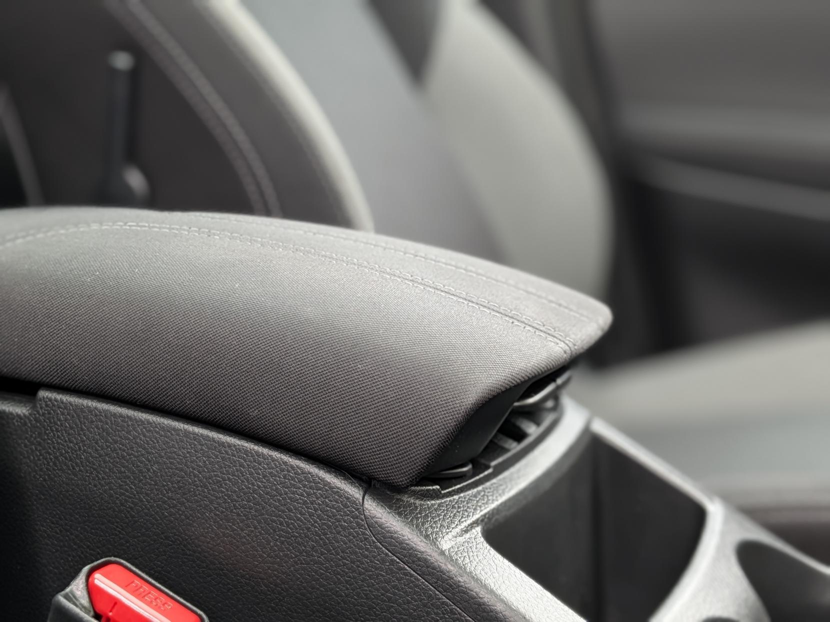 Nissan Qashqai 1.2 DIG-T N-Connecta SUV 5dr Petrol Manual Euro 6 (s/s) (115 ps)