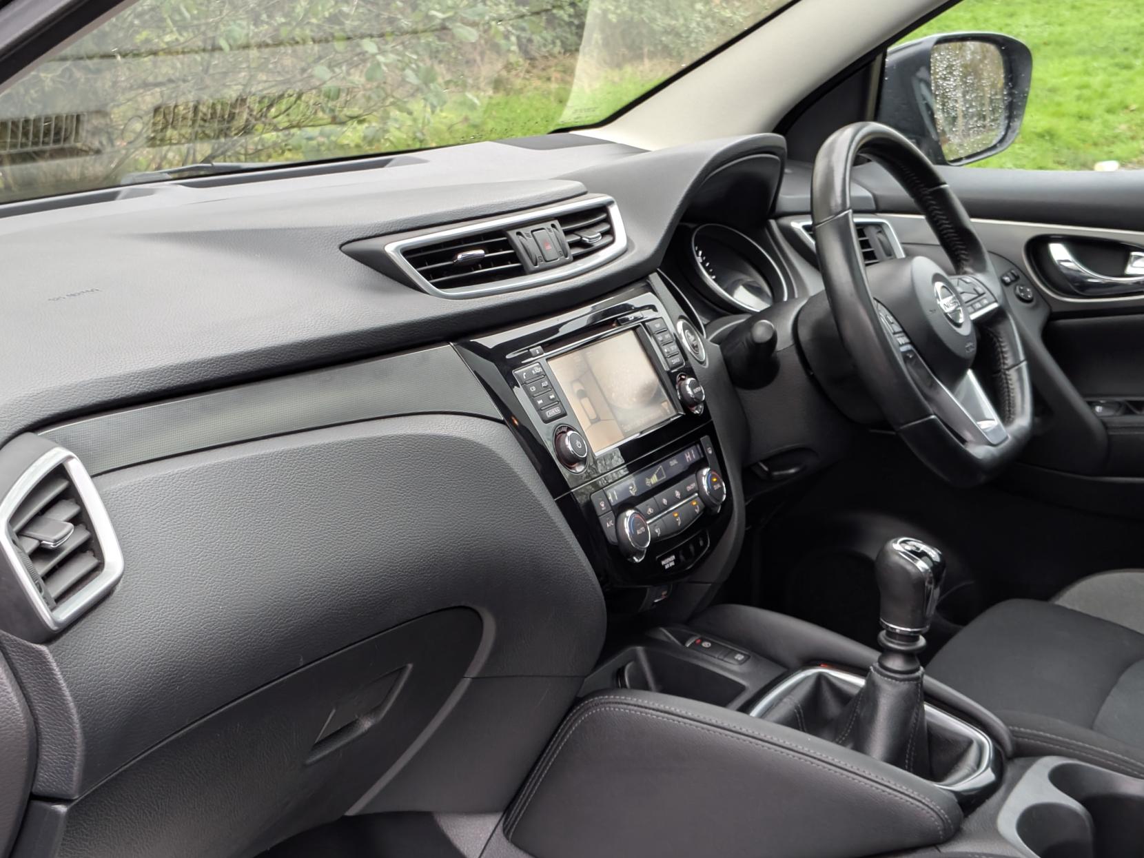 Nissan Qashqai 1.2 DIG-T N-Connecta SUV 5dr Petrol Manual Euro 6 (s/s) (115 ps)