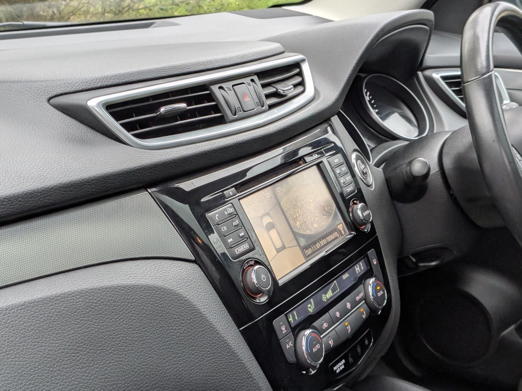 Nissan Qashqai 1.2 DIG-T N-Connecta SUV 5dr Petrol Manual Euro 6 (s/s) (115 ps)