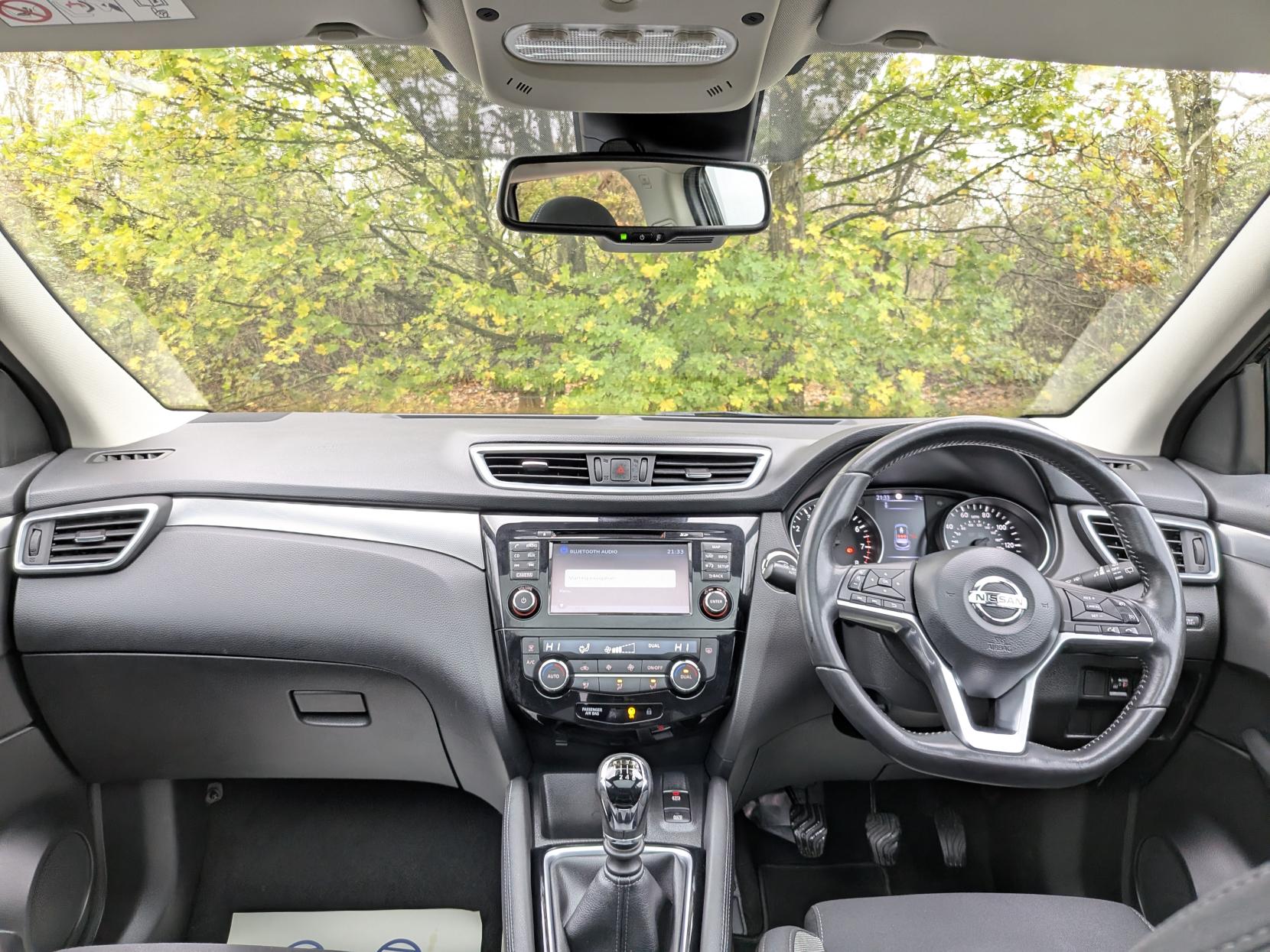 Nissan Qashqai 1.2 DIG-T N-Connecta SUV 5dr Petrol Manual Euro 6 (s/s) (115 ps)