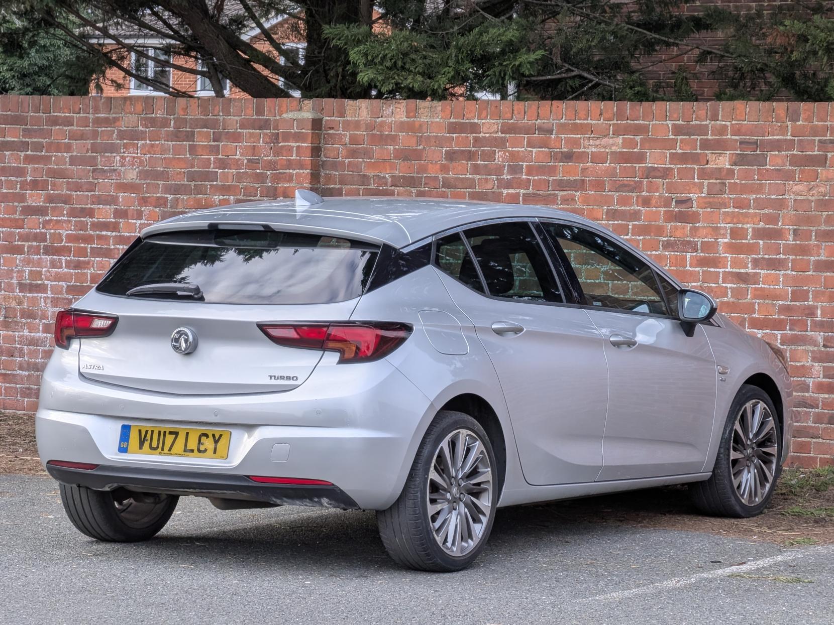 Vauxhall Astra 1.4i Turbo Elite Nav Hatchback 5dr Petrol Manual Euro 6 (150 ps)