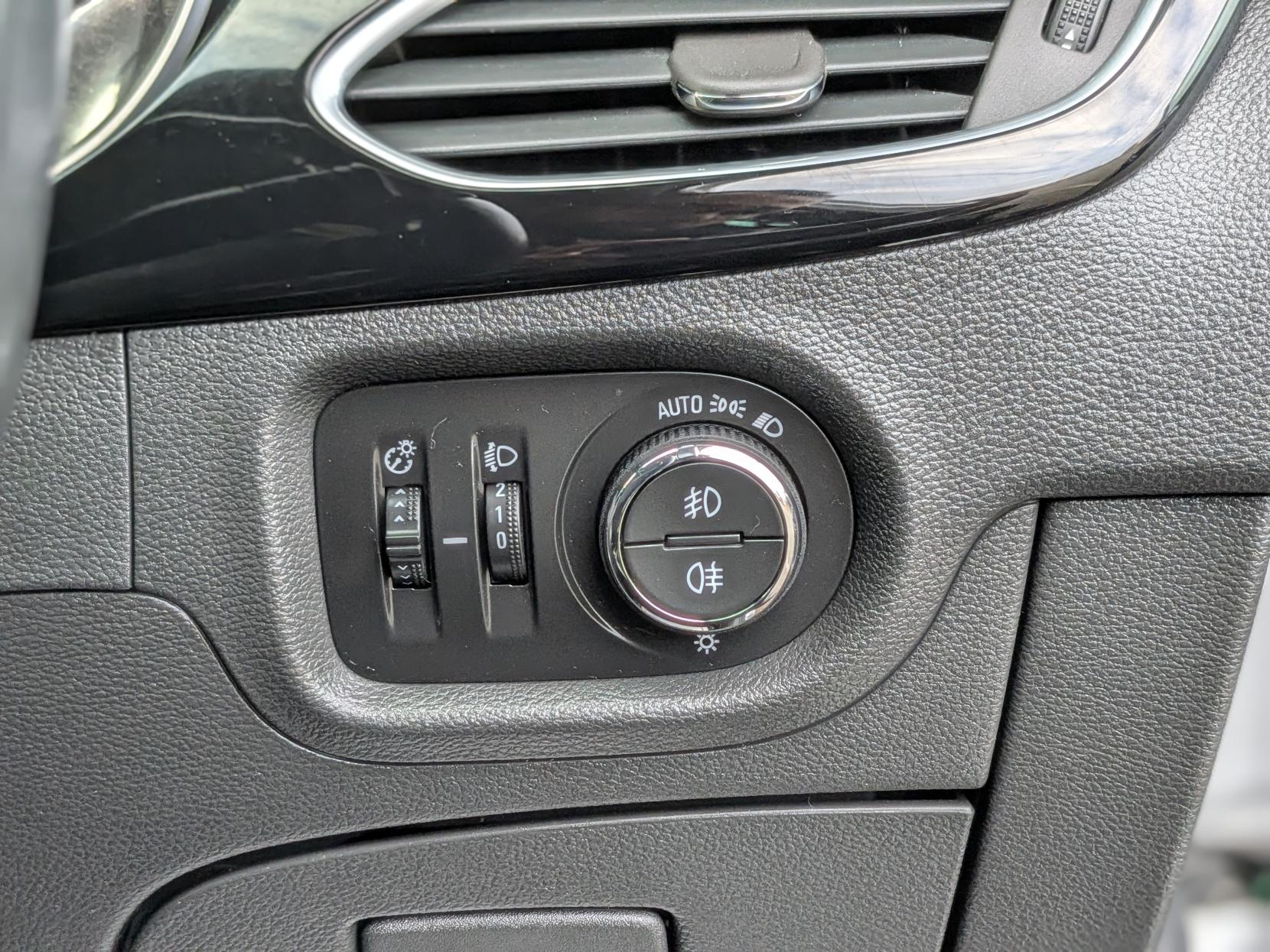 Vauxhall Astra 1.4i Turbo Elite Nav Hatchback 5dr Petrol Manual Euro 6 (150 ps)