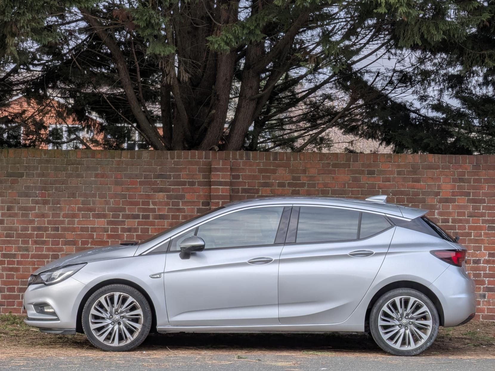 Vauxhall Astra 1.4i Turbo Elite Nav Hatchback 5dr Petrol Manual Euro 6 (150 ps)