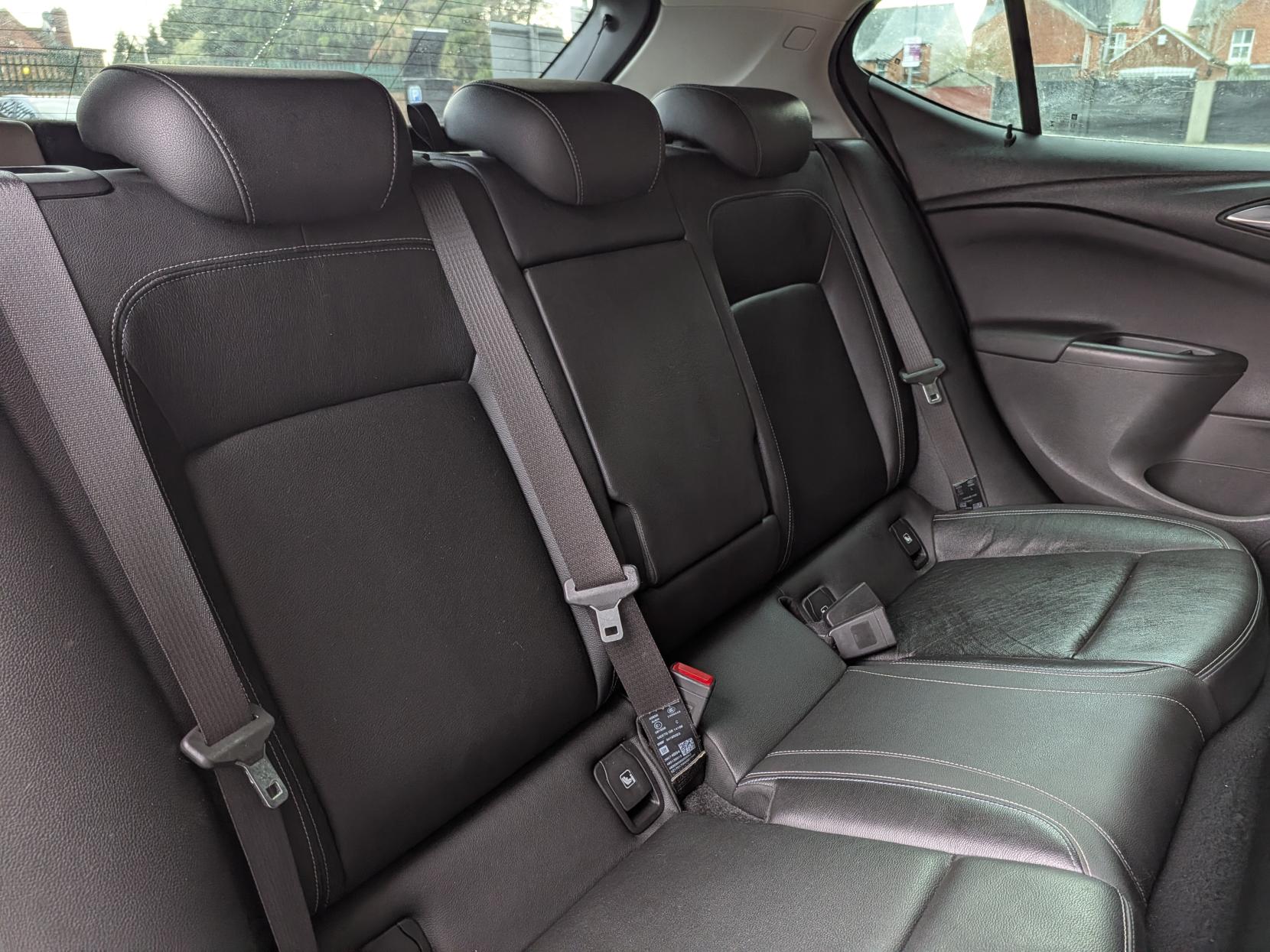 Vauxhall Astra 1.4i Turbo Elite Nav Hatchback 5dr Petrol Manual Euro 6 (150 ps)