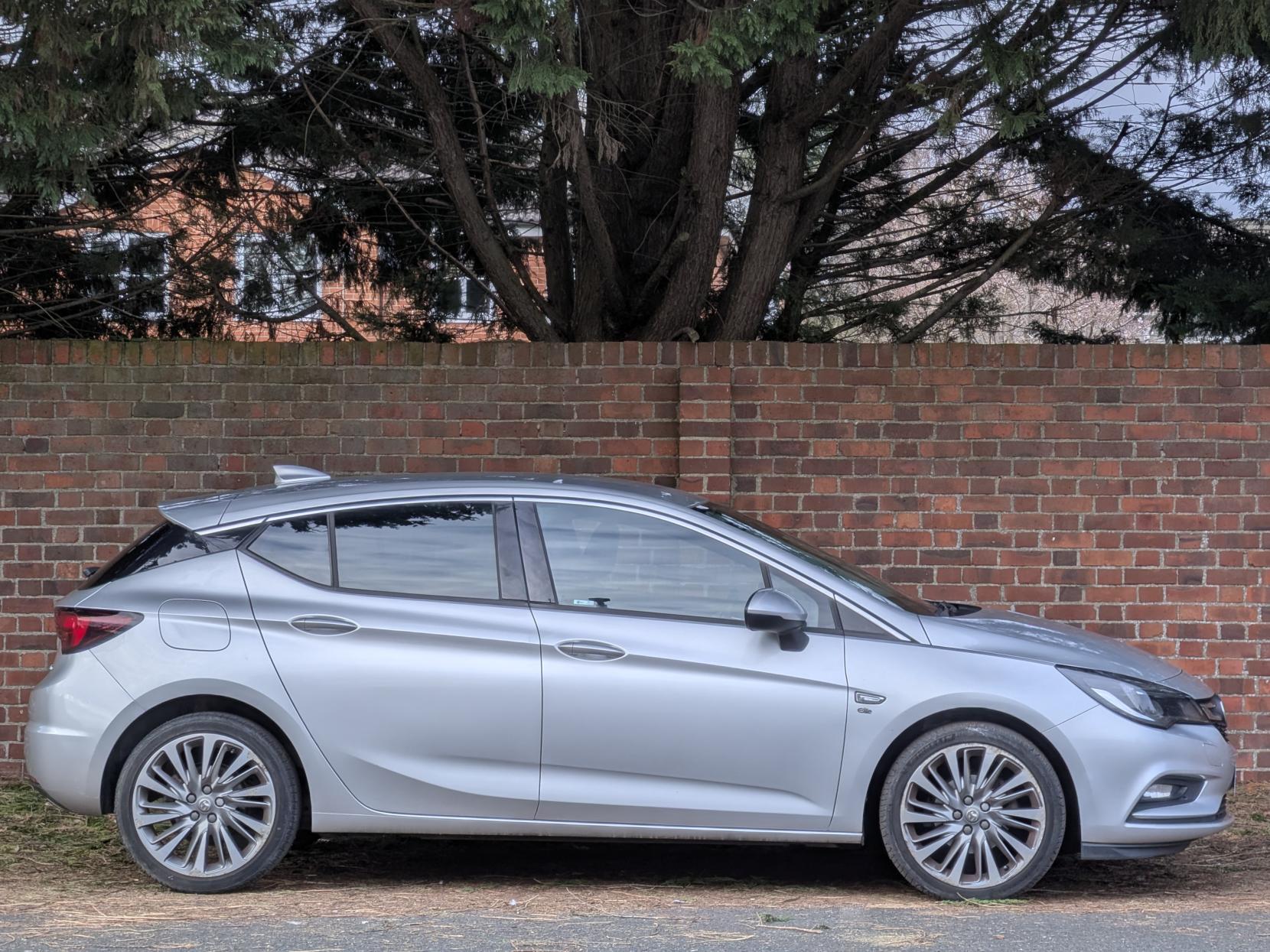 Vauxhall Astra 1.4i Turbo Elite Nav Hatchback 5dr Petrol Manual Euro 6 (150 ps)