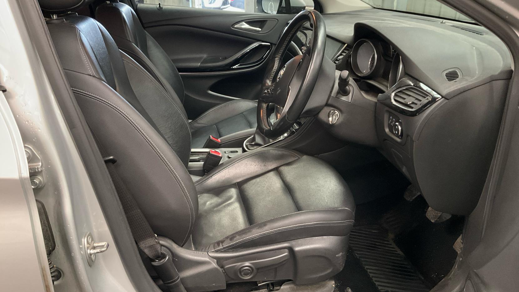 Vauxhall Astra 1.4i Turbo Elite Nav Hatchback 5dr Petrol Manual Euro 6 (150 ps)