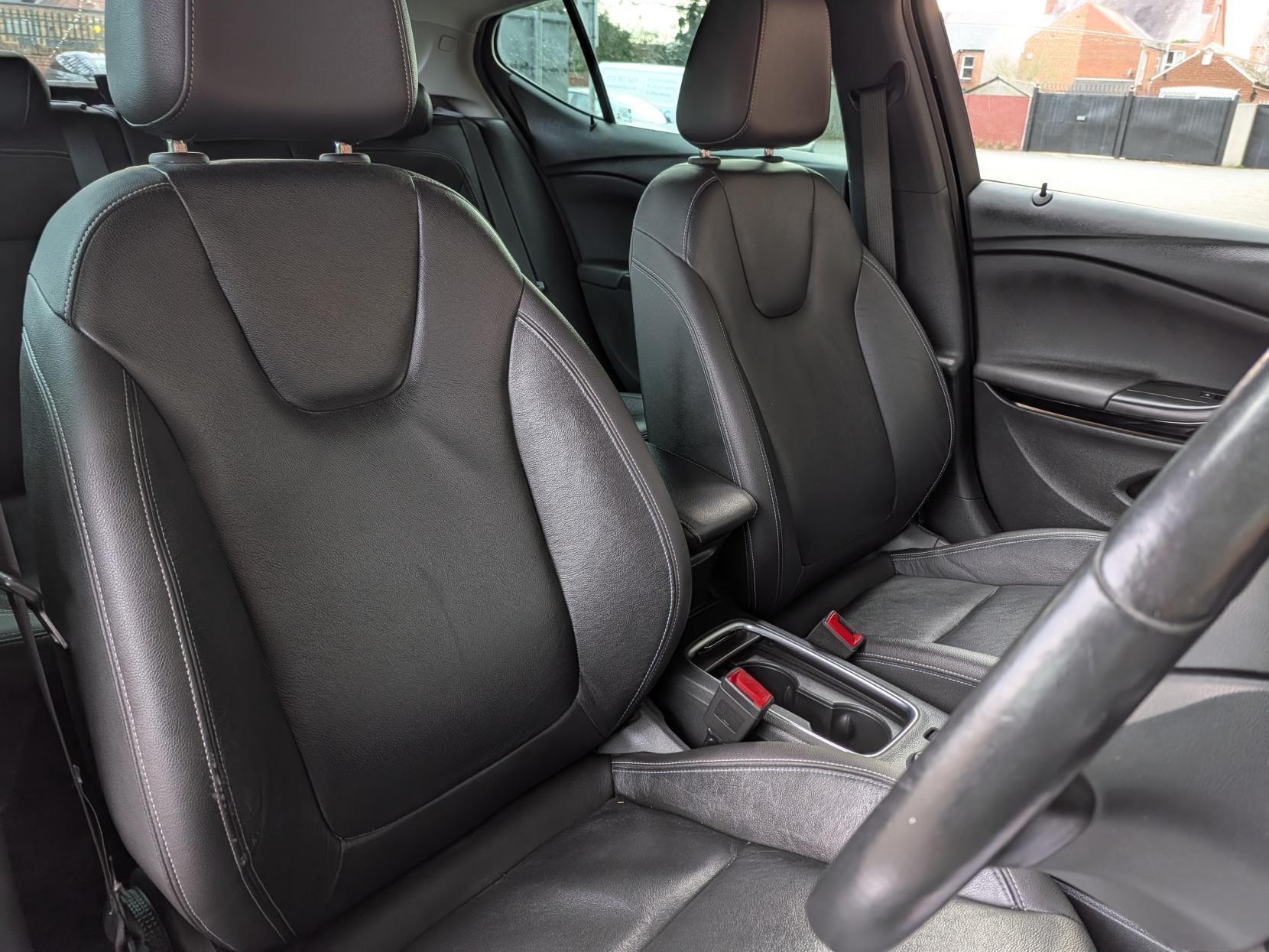 Vauxhall Astra 1.4i Turbo Elite Nav Hatchback 5dr Petrol Manual Euro 6 (150 ps)