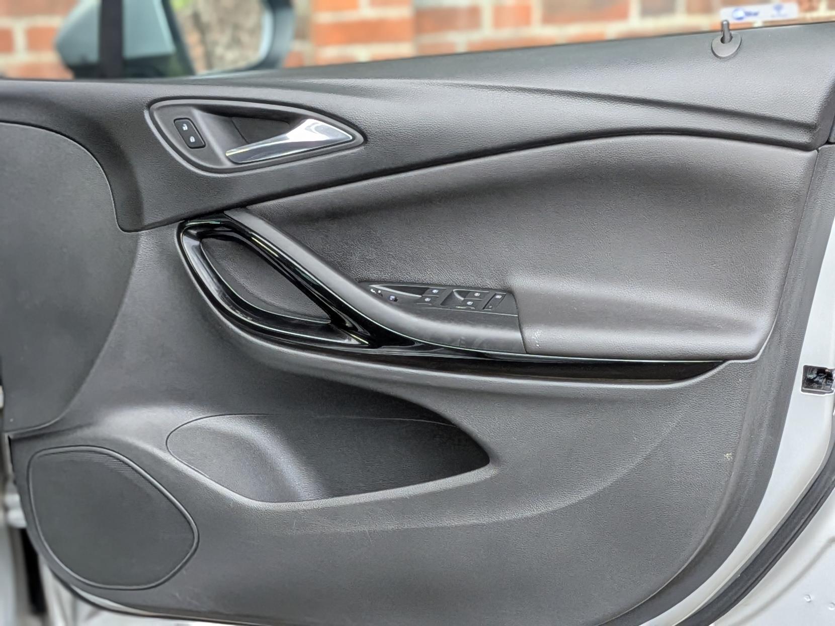 Vauxhall Astra 1.4i Turbo Elite Nav Hatchback 5dr Petrol Manual Euro 6 (150 ps)