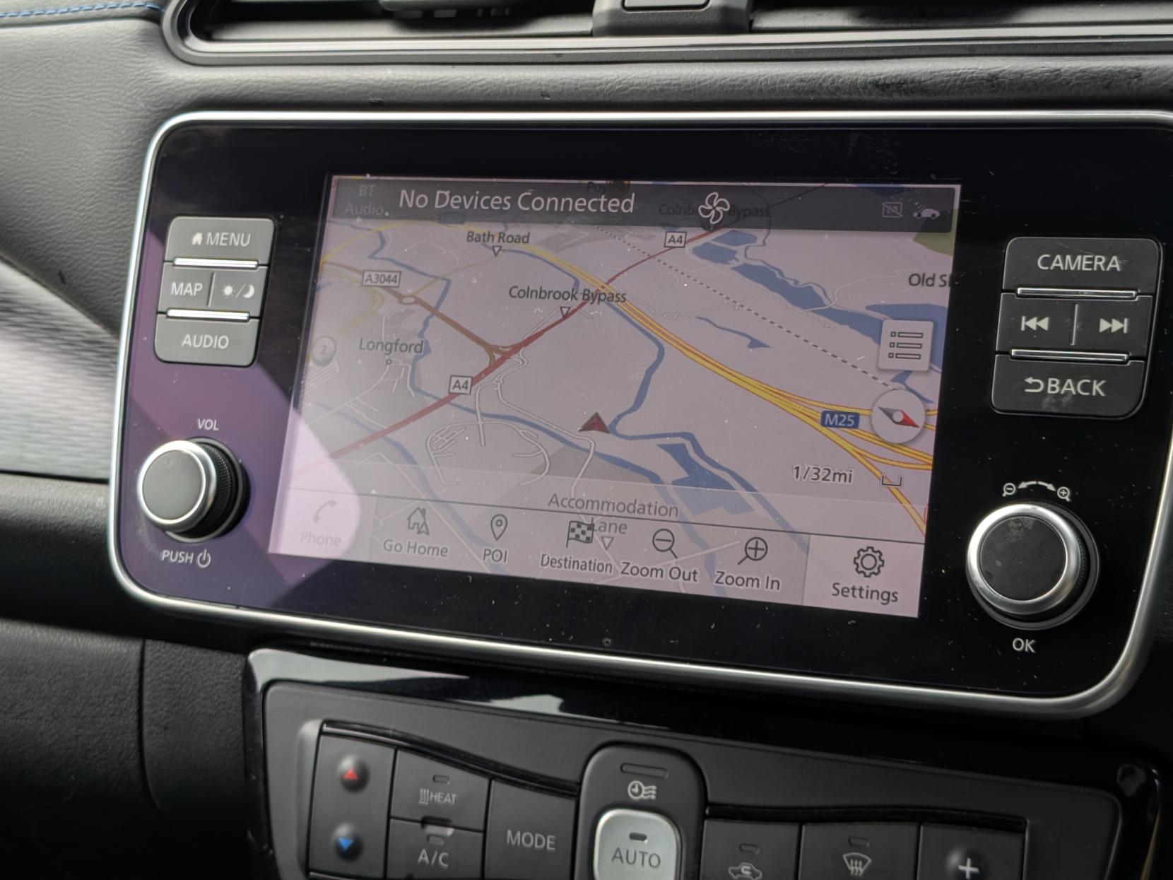 Nissan Leaf 40kWh Acenta Hatchback 5dr Electric Auto (150 ps)