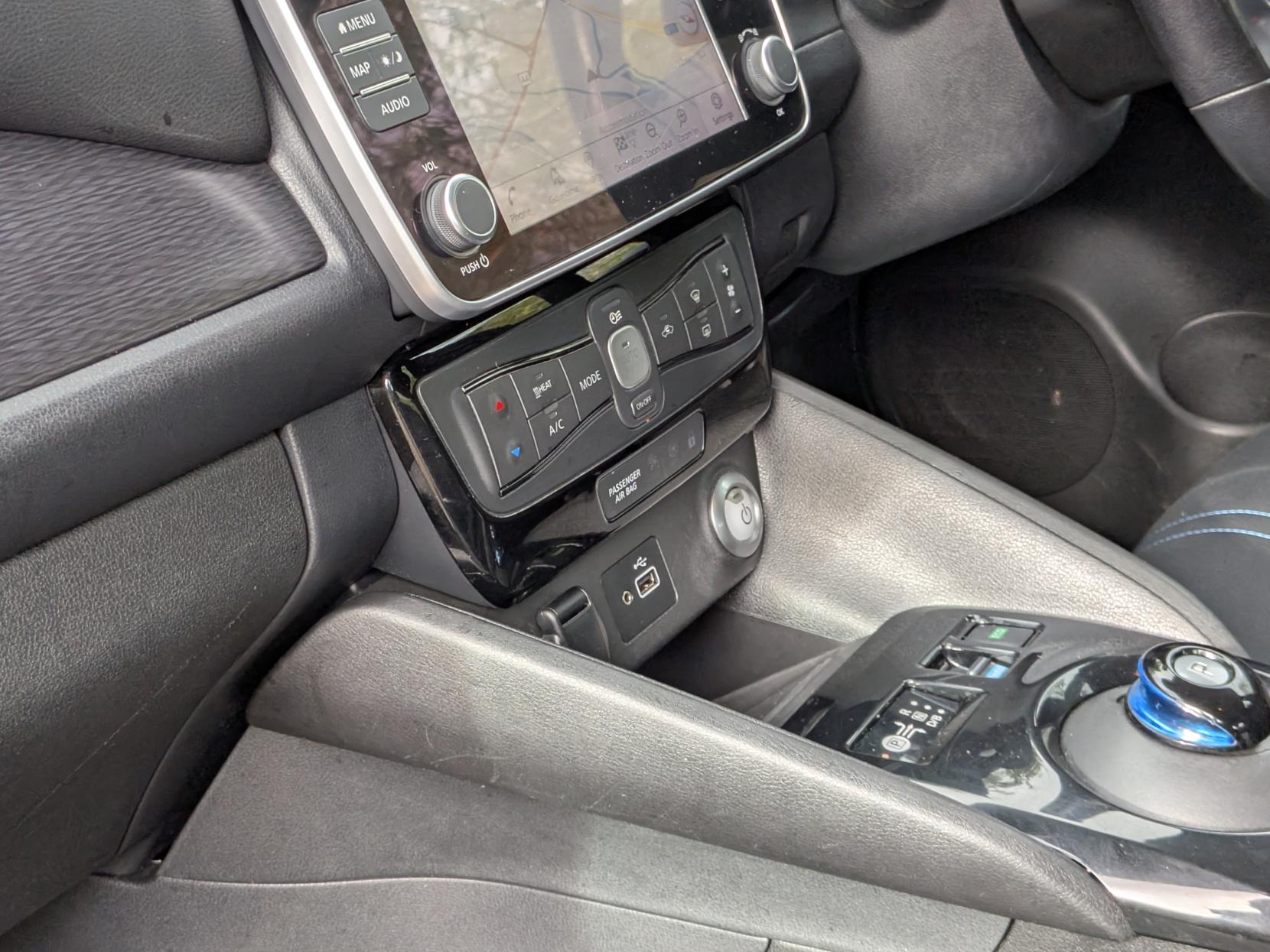 Nissan Leaf 40kWh Acenta Hatchback 5dr Electric Auto (150 ps)