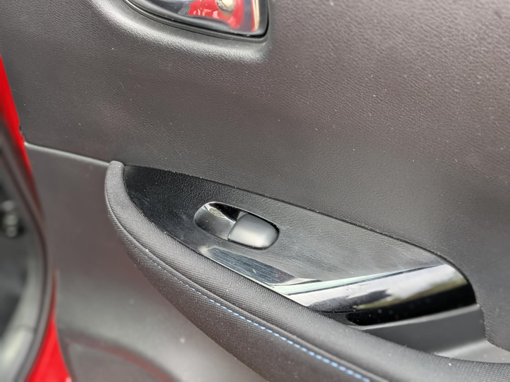 Nissan Leaf 40kWh Acenta Hatchback 5dr Electric Auto (150 ps)