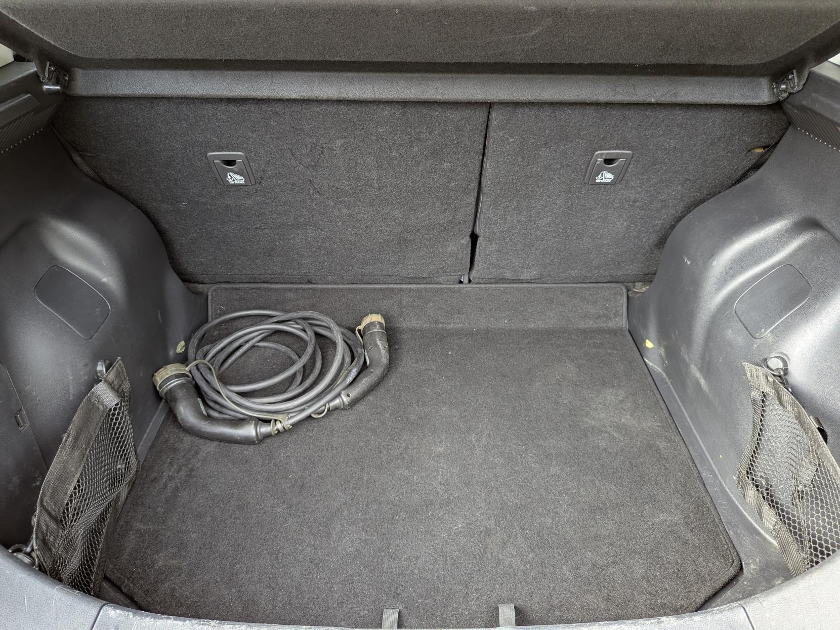 Nissan Leaf 40kWh Acenta Hatchback 5dr Electric Auto (150 ps)