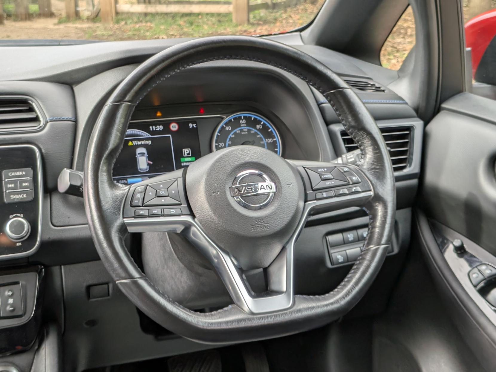 Nissan Leaf 40kWh Acenta Hatchback 5dr Electric Auto (150 ps)