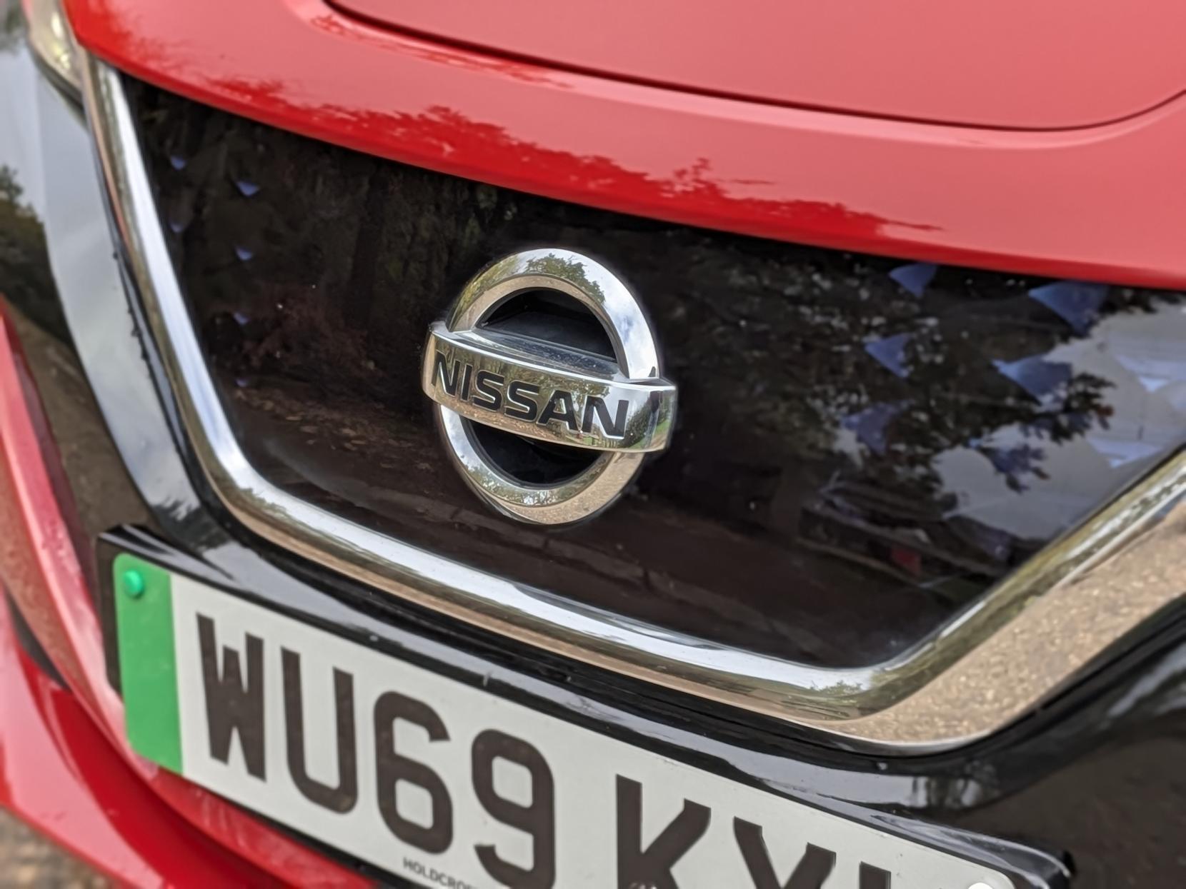 Nissan Leaf 40kWh Acenta Hatchback 5dr Electric Auto (150 ps)