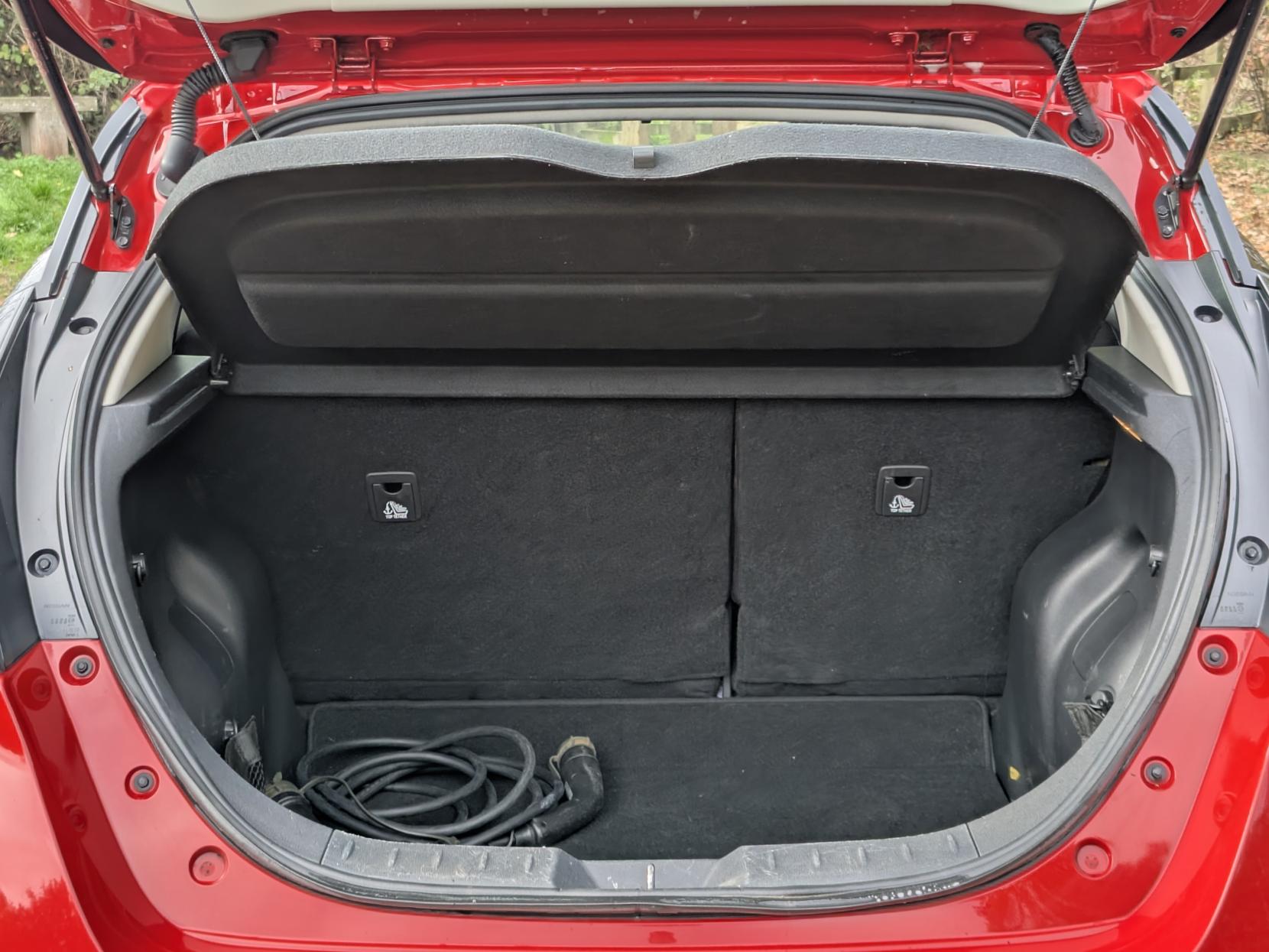 Nissan Leaf 40kWh Acenta Hatchback 5dr Electric Auto (150 ps)