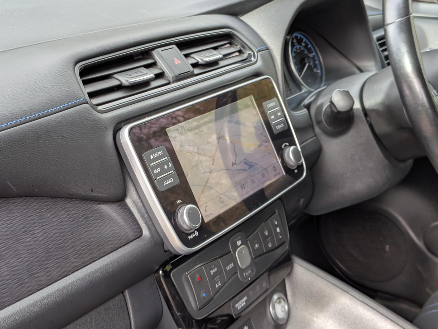 Nissan Leaf 40kWh Acenta Hatchback 5dr Electric Auto (150 ps)