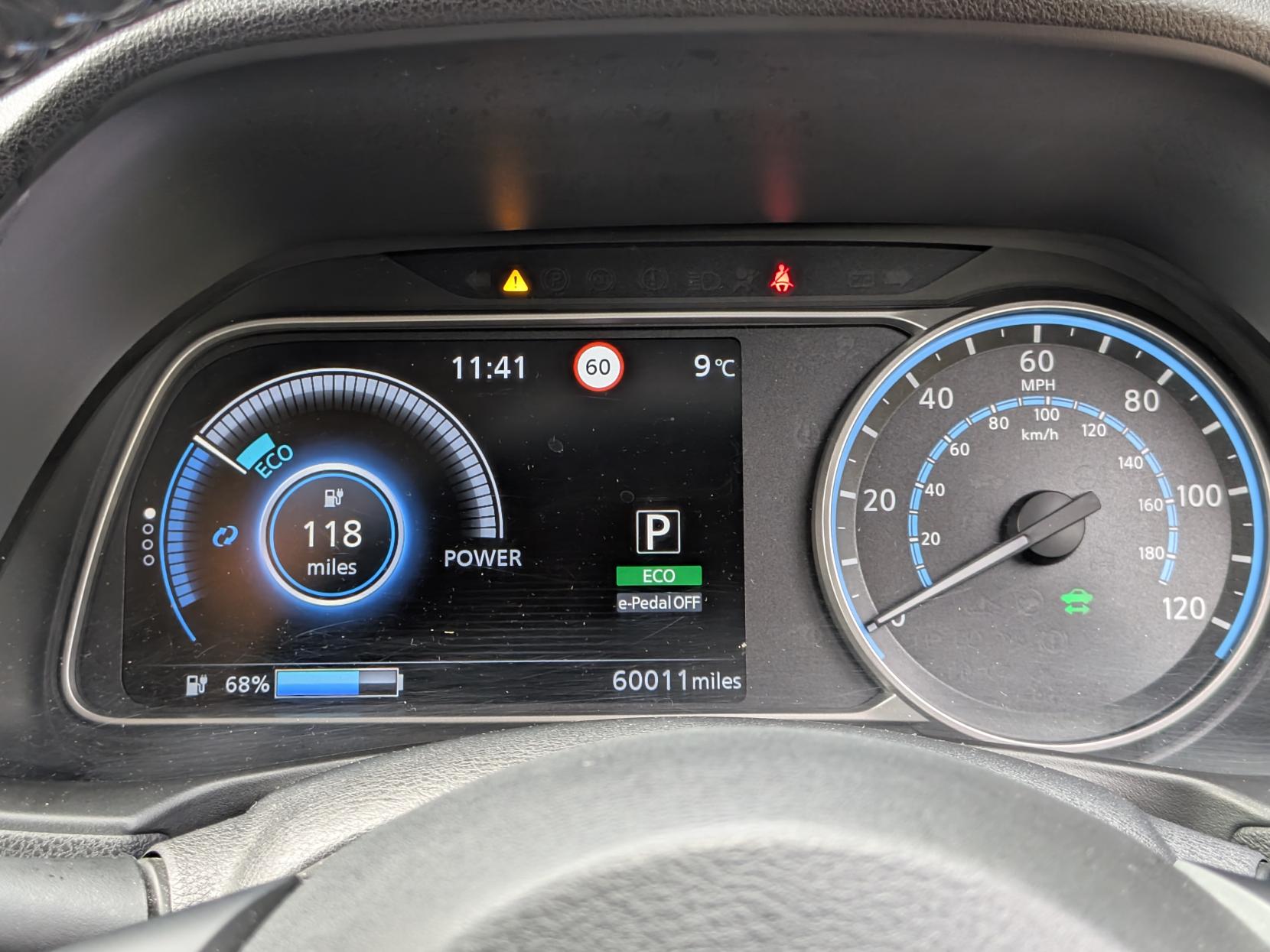 Nissan Leaf 40kWh Acenta Hatchback 5dr Electric Auto (150 ps)