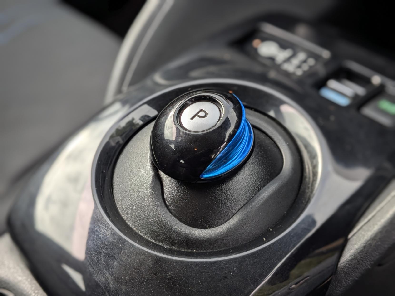 Nissan Leaf 40kWh Acenta Hatchback 5dr Electric Auto (150 ps)