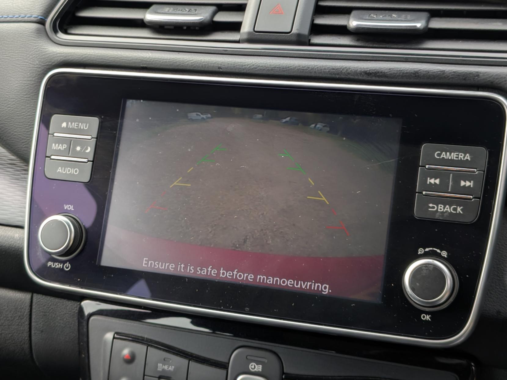 Nissan Leaf 40kWh Acenta Hatchback 5dr Electric Auto (150 ps)