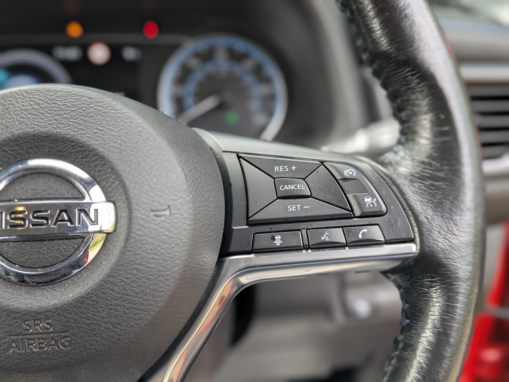 Nissan Leaf 40kWh Acenta Hatchback 5dr Electric Auto (150 ps)