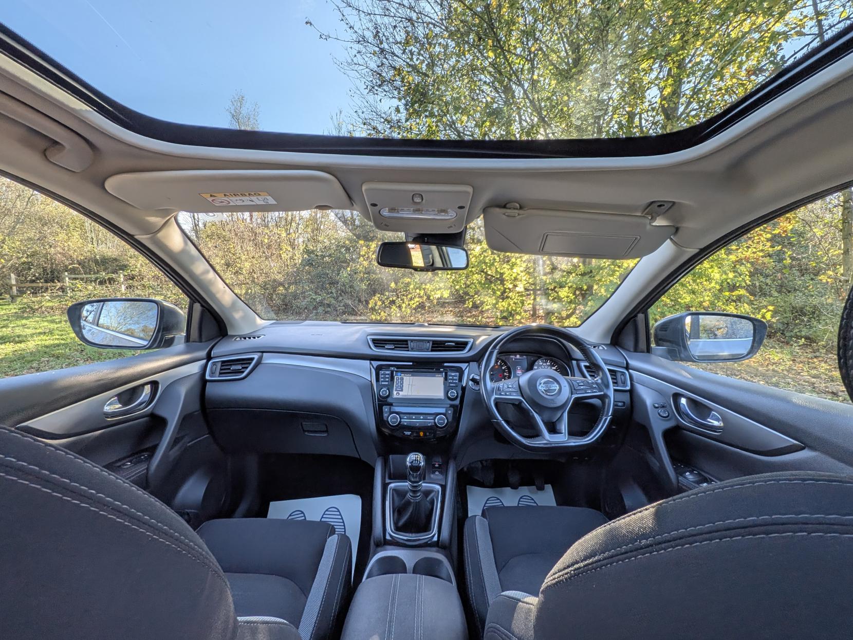 Nissan Qashqai 1.2 DIG-T N-Connecta SUV 5dr Petrol Manual Euro 6 (s/s) (115 ps)