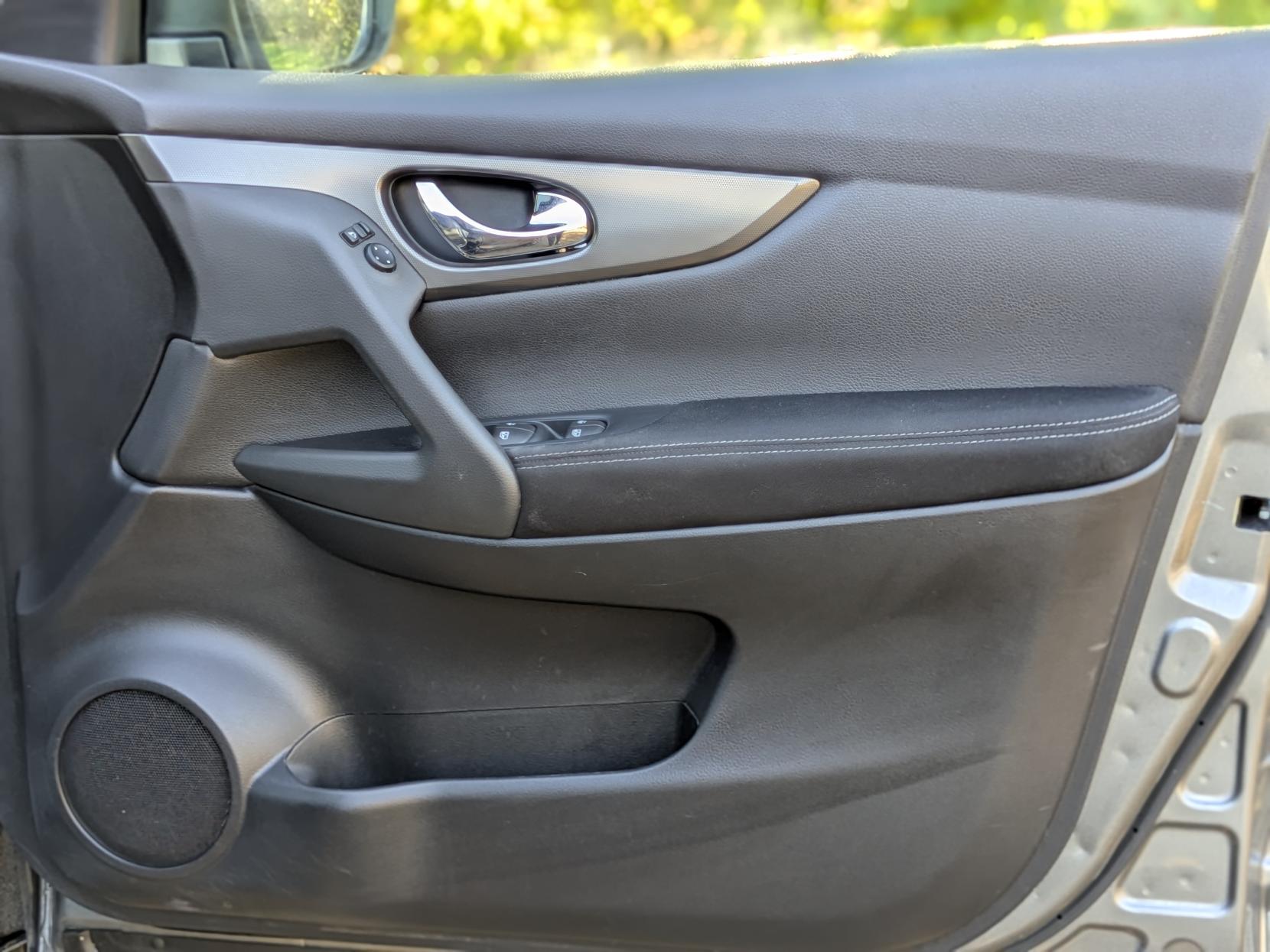 Nissan Qashqai 1.2 DIG-T N-Connecta SUV 5dr Petrol Manual Euro 6 (s/s) (115 ps)