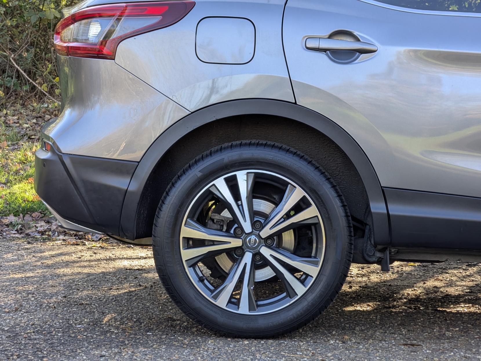 Nissan Qashqai 1.2 DIG-T N-Connecta SUV 5dr Petrol Manual Euro 6 (s/s) (115 ps)