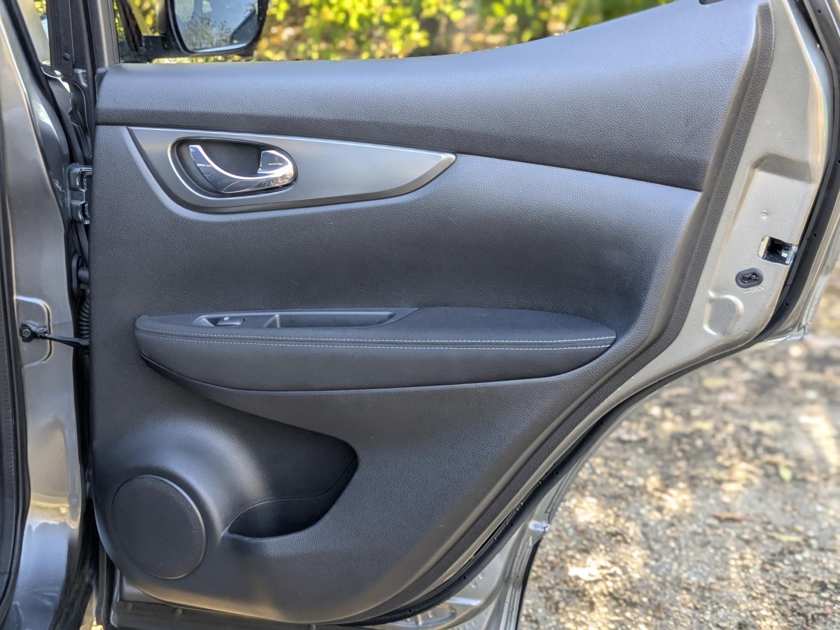 Nissan Qashqai 1.2 DIG-T N-Connecta SUV 5dr Petrol Manual Euro 6 (s/s) (115 ps)