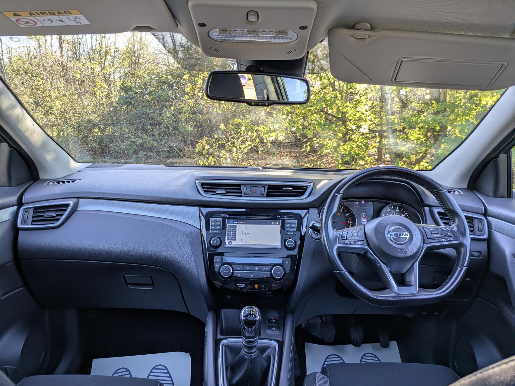 Nissan Qashqai 1.2 DIG-T N-Connecta SUV 5dr Petrol Manual Euro 6 (s/s) (115 ps)