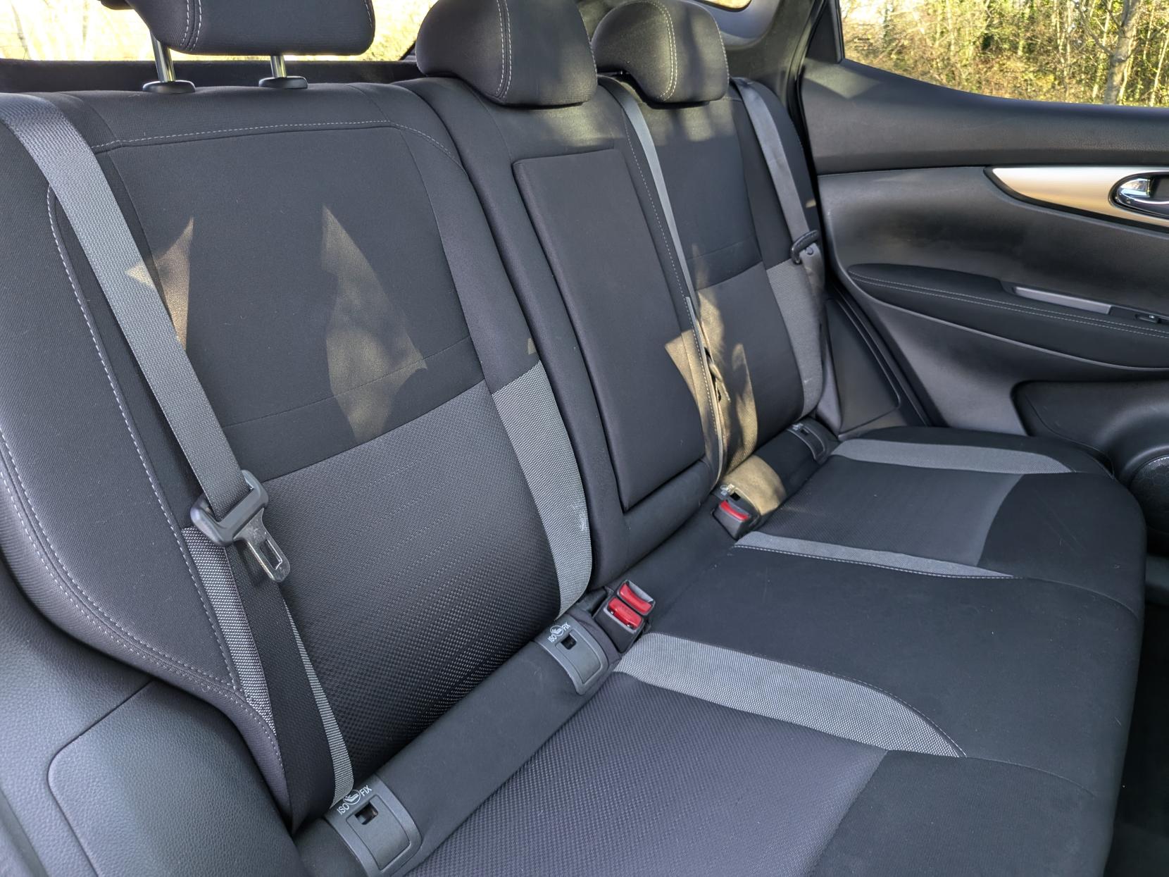 Nissan Qashqai 1.2 DIG-T N-Connecta SUV 5dr Petrol Manual Euro 6 (s/s) (115 ps)