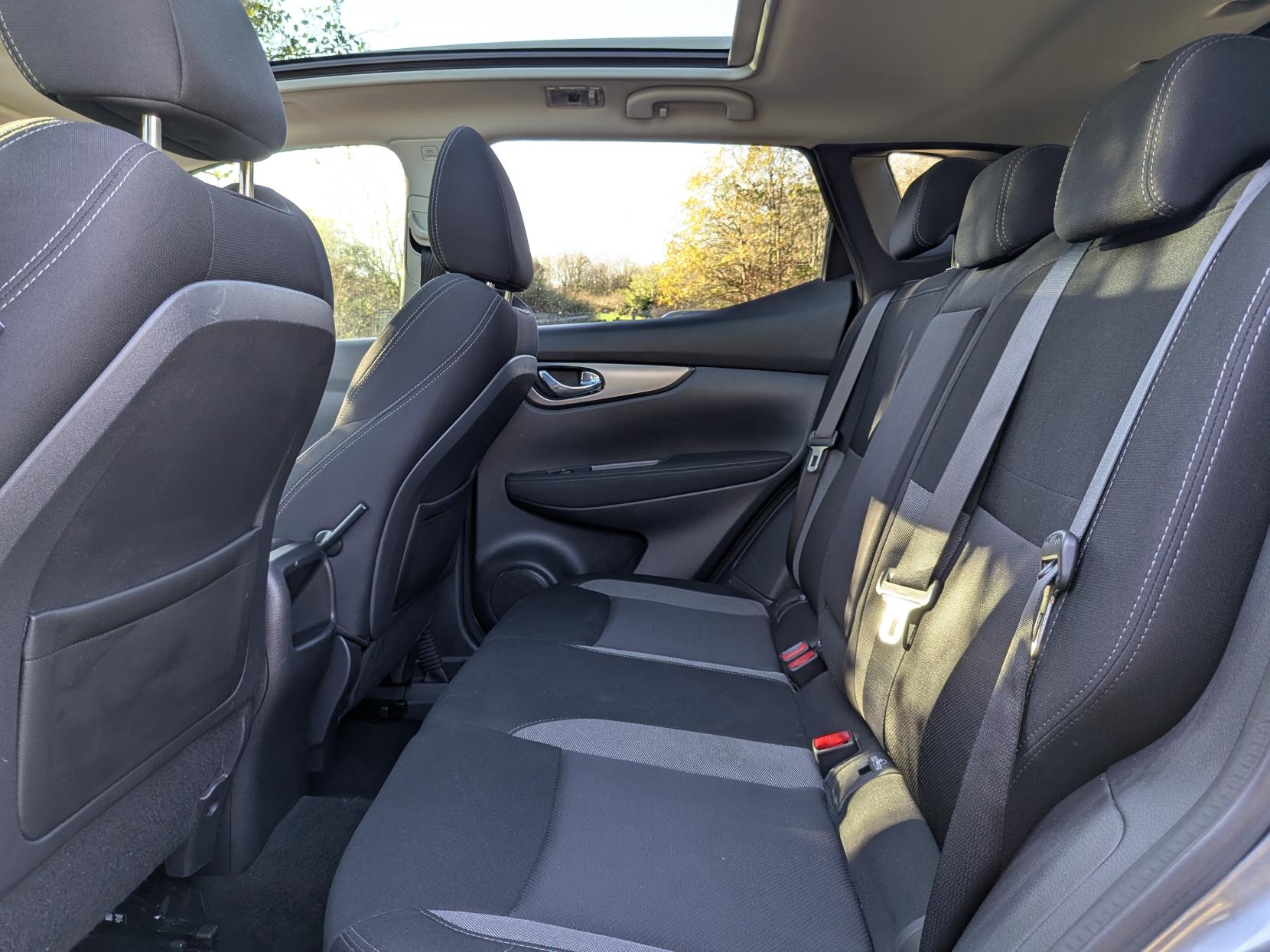 Nissan Qashqai 1.2 DIG-T N-Connecta SUV 5dr Petrol Manual Euro 6 (s/s) (115 ps)