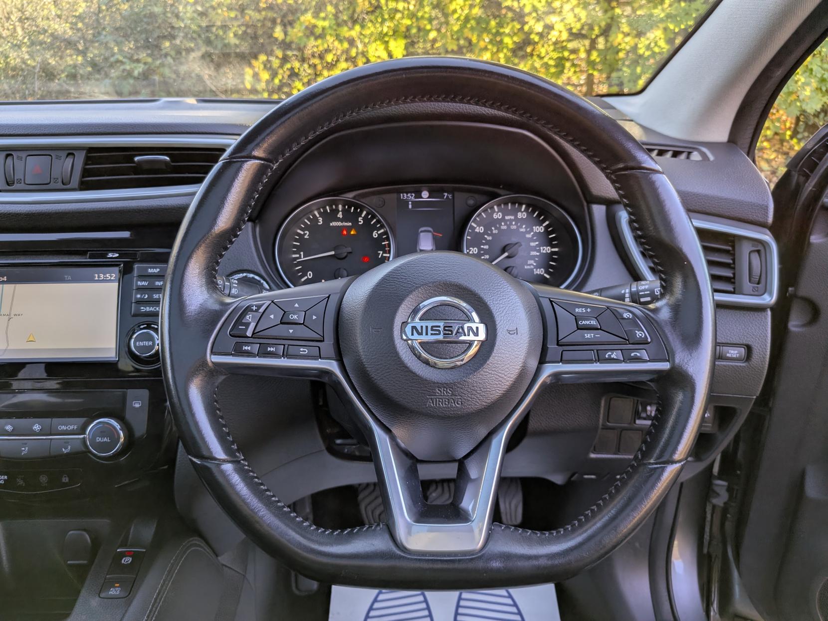 Nissan Qashqai 1.2 DIG-T N-Connecta SUV 5dr Petrol Manual Euro 6 (s/s) (115 ps)