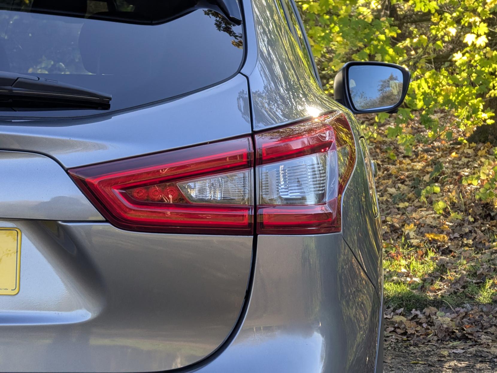 Nissan Qashqai 1.2 DIG-T N-Connecta SUV 5dr Petrol Manual Euro 6 (s/s) (115 ps)