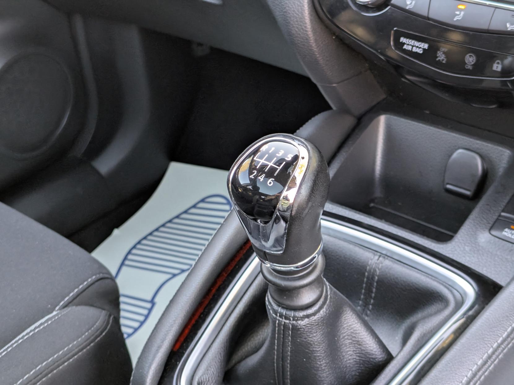 Nissan Qashqai 1.2 DIG-T N-Connecta SUV 5dr Petrol Manual Euro 6 (s/s) (115 ps)