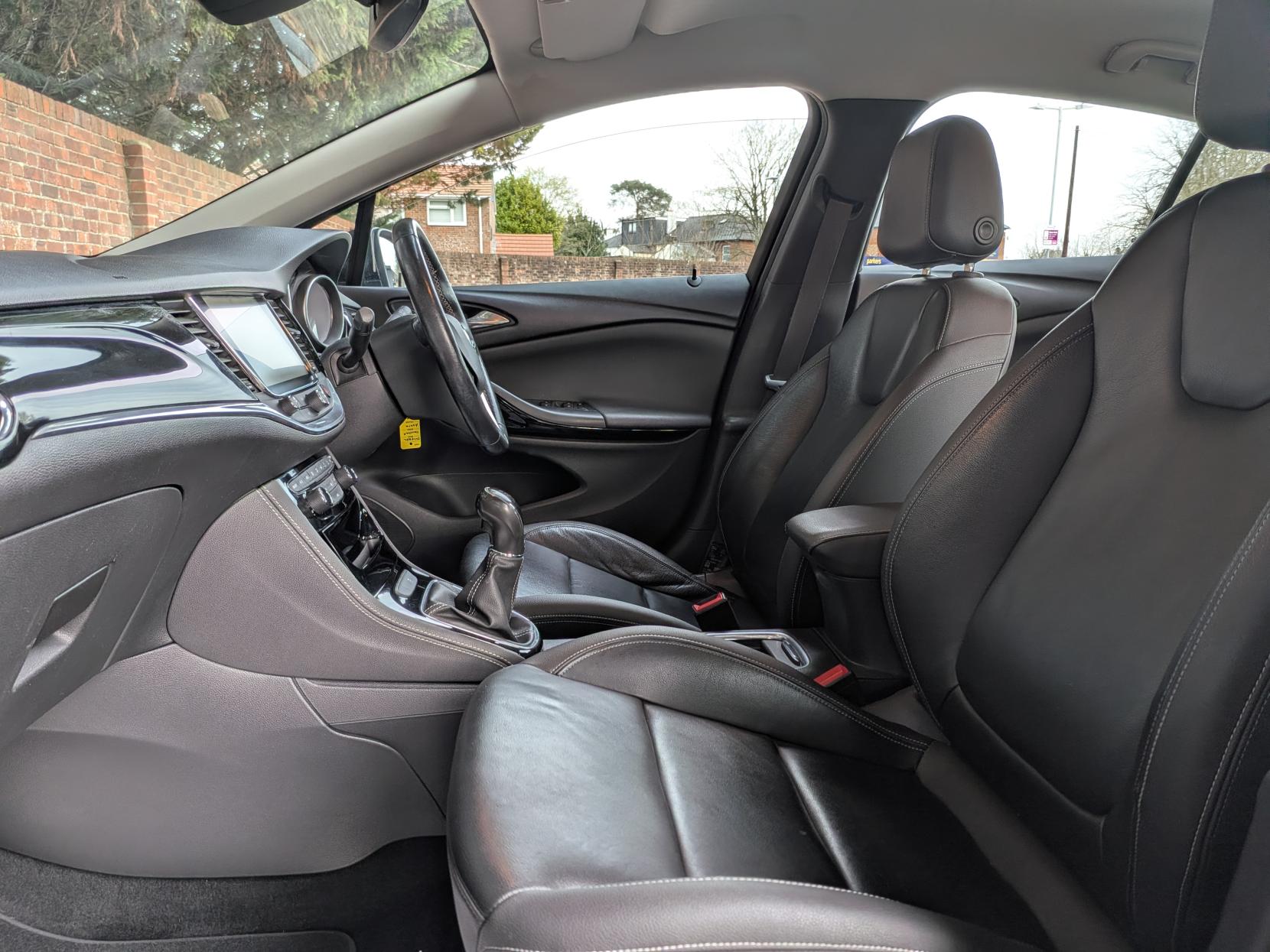 Vauxhall Astra 1.4i Turbo Elite Nav Hatchback 5dr Petrol Manual Euro 6 (150 ps)