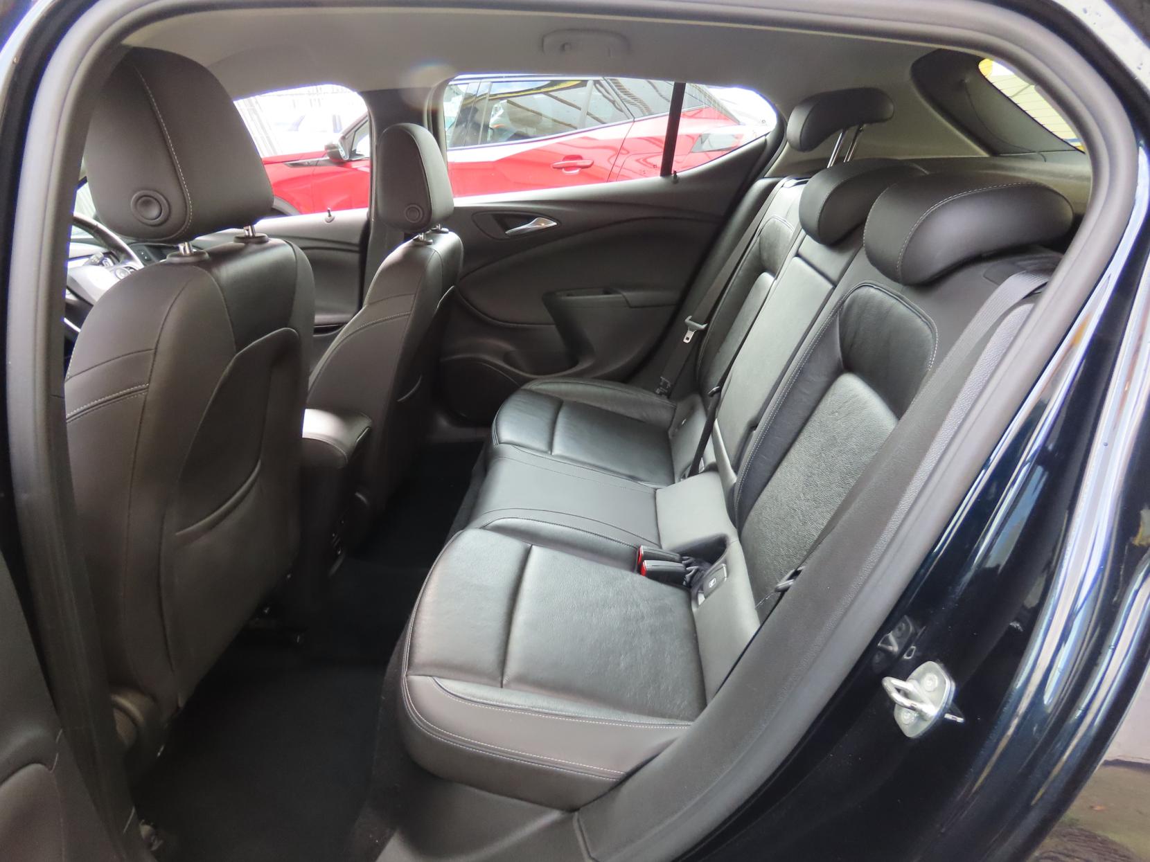 Vauxhall Astra 1.4i Turbo Elite Nav Hatchback 5dr Petrol Manual Euro 6 (150 ps)