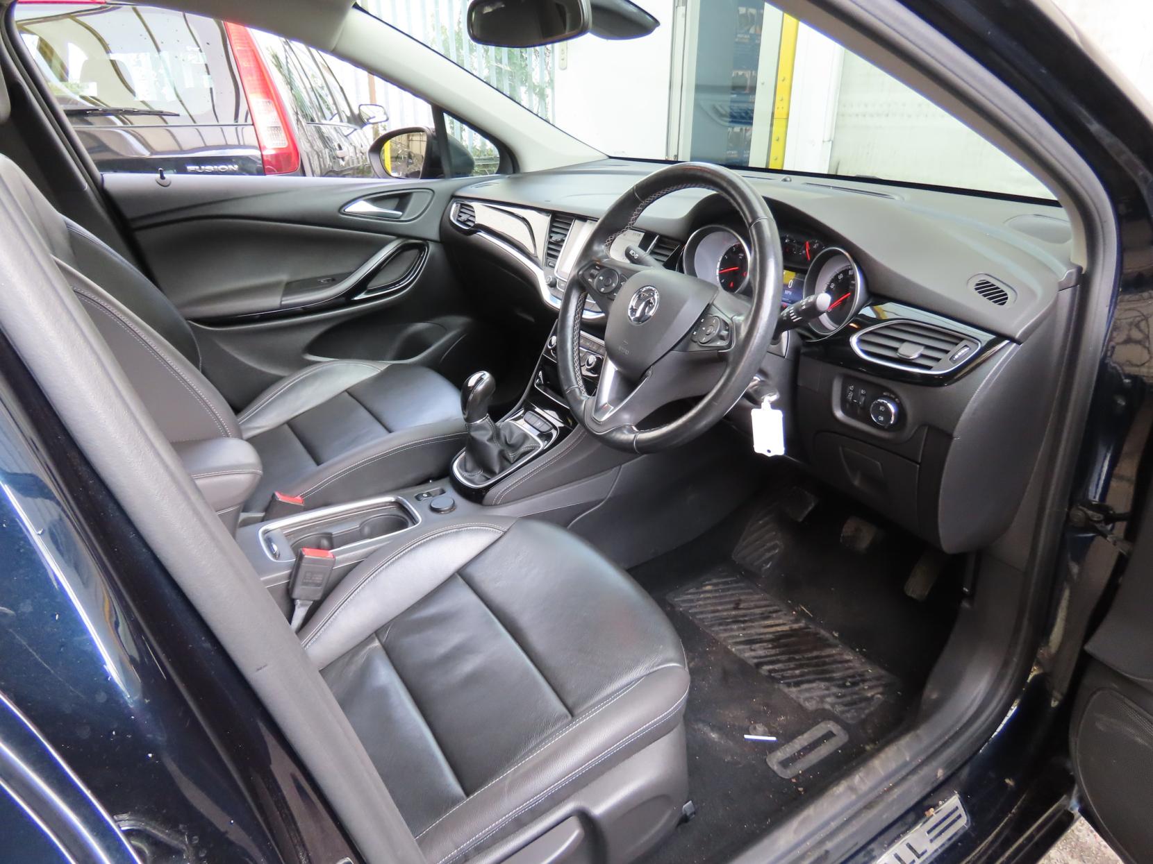 Vauxhall Astra 1.4i Turbo Elite Nav Hatchback 5dr Petrol Manual Euro 6 (150 ps)