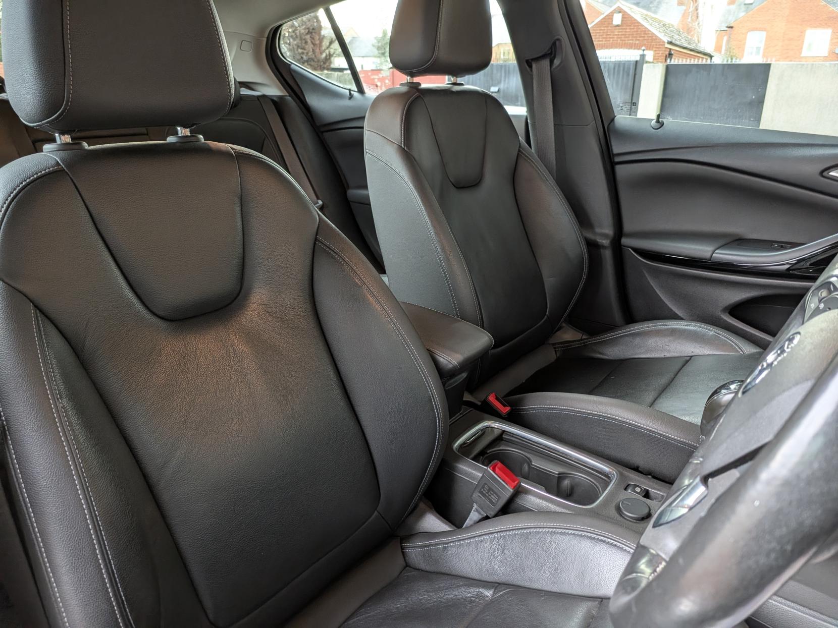 Vauxhall Astra 1.4i Turbo Elite Nav Hatchback 5dr Petrol Manual Euro 6 (150 ps)